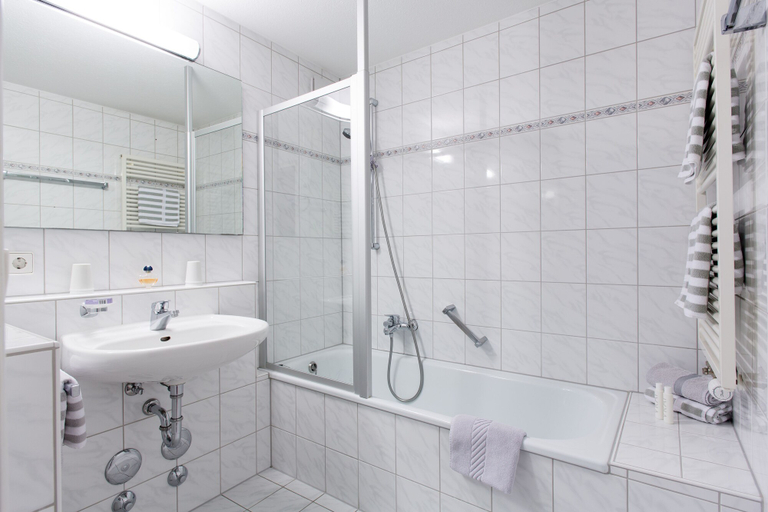 Bathroom 3, Ferienresort am Mattenweg, Breisgau-Hochschwarzwald