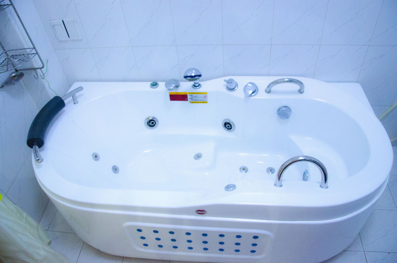 Bathroom 5, Salina Hotel, Da Nang
