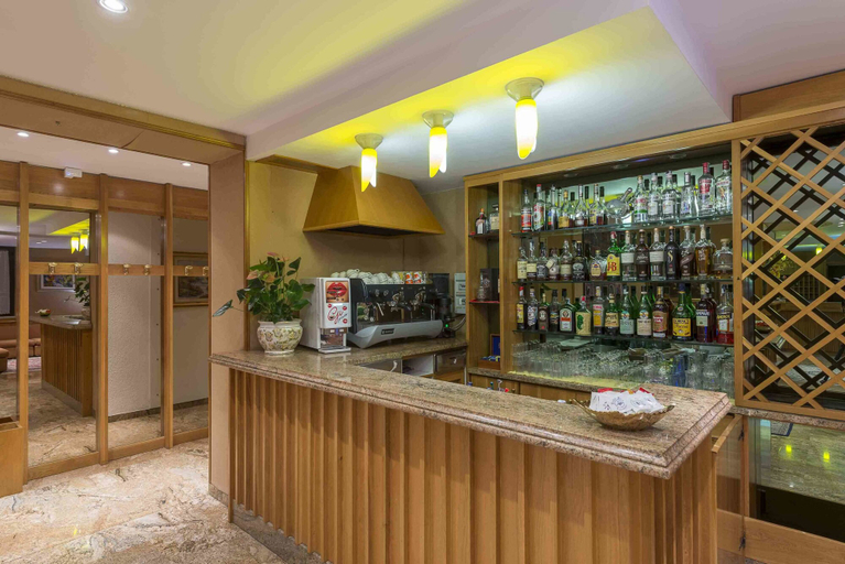 Food & Drinks 5, Hotel Iris, L'Aquila