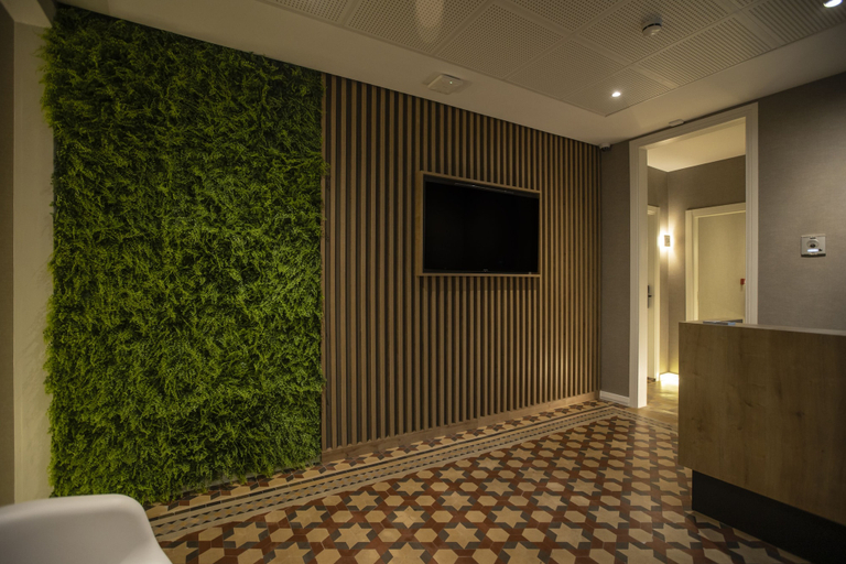 Others 5, Fontanella by BCN URBAN ROOMS, Barcelona