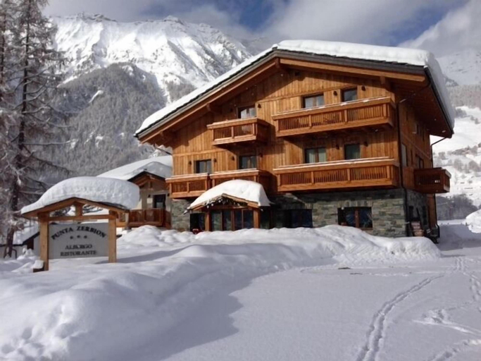 Exterior & Views 2, Albergo Punta Zerbion, Aosta
