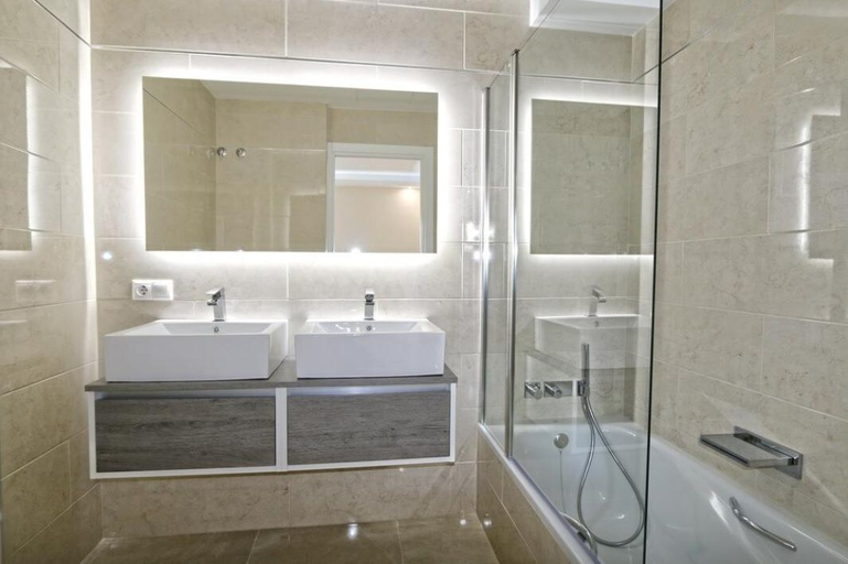 Bathroom 4, Beachfront Urb. Luxury Apartment 1, Málaga