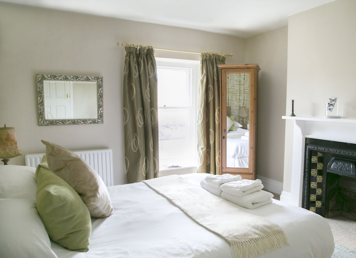 Bedroom 2, The Punch Bowl Inn, North Yorkshire