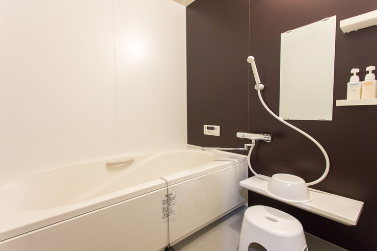Bathroom 4, Rokuhara Inn, Kyoto