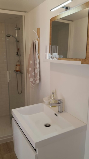 Bathroom 5, Le Petit Monty, Vendée