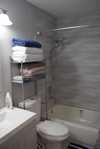 Bathroom 4, Rustic Way, Martin