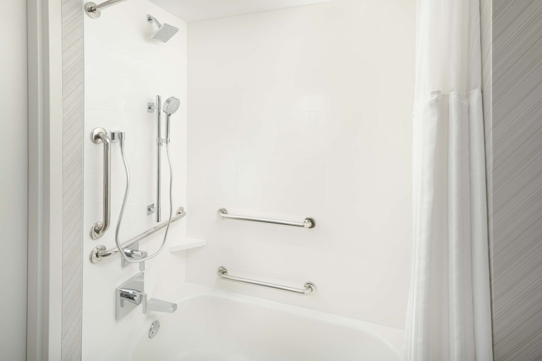 Bathroom 4, Hilton Garden Inn Chattanooga/Hamilton Place, Hamilton