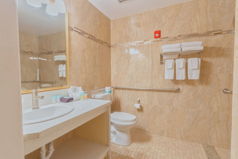 Bathroom 4, The Monarch Inn, Mariposa