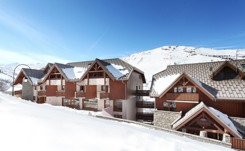 Exterior & Views