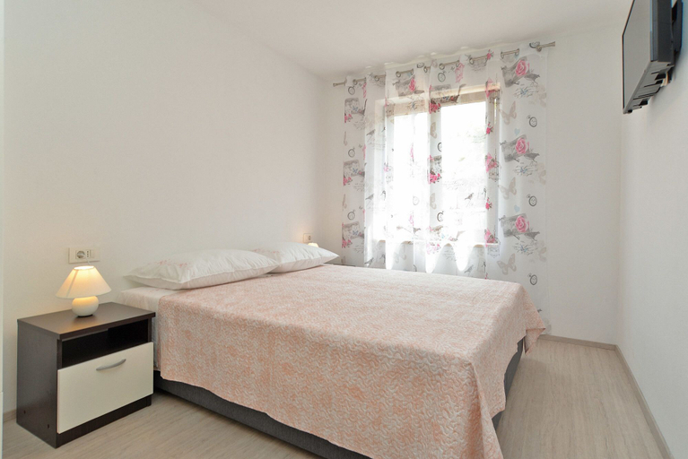 Bedroom 2, Apartment 1659, Marčana