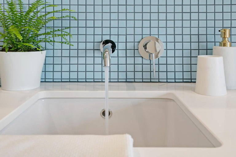 Bathroom 4, Clayton Serviced Apartments, Melbourne