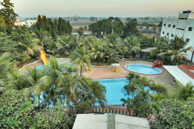 Sport & Beauty 1, Hotel Sai Leela, Ahmadnagar