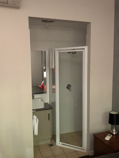 Bathroom 4, Collie Ridge Resort, Collie
