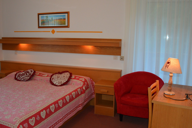 Bedroom 3, Alpino Family Wellness Hotel, Trento