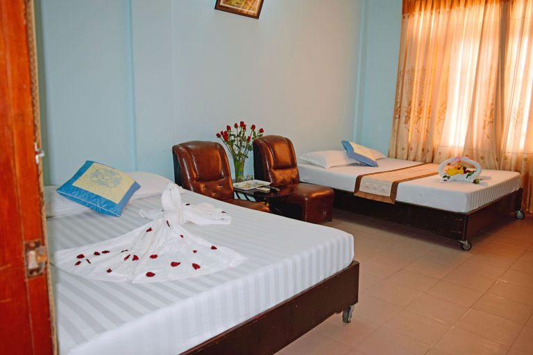 Bedroom 2, Phong Nha Hotel Hue, Huế