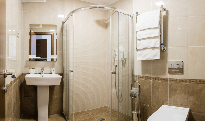 Bathroom 3, Cherry hotel, Leninskiy rayon