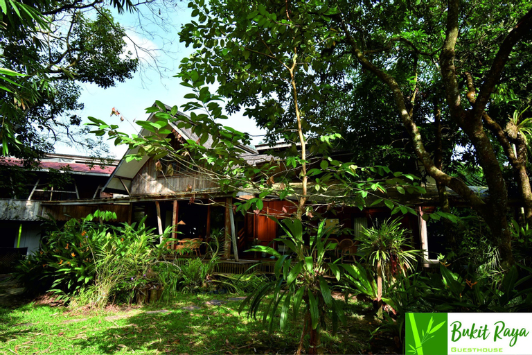 Exterior & Views 1, Bukit Raya Guesthouse, Palangkaraya