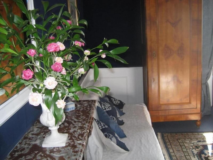 Bedroom 4, Manoir de la Baronnie, Ille-et-Vilaine