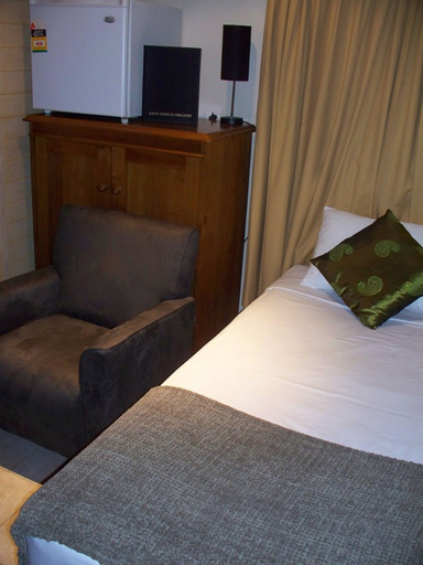 Bedroom 3, Aspect Central, Cairns