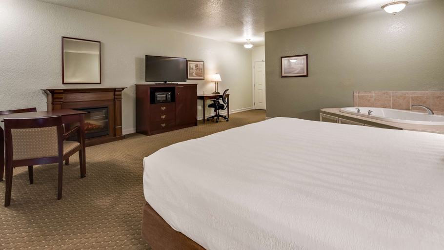 Bedroom 3, Best Western Plus Bayshore Inn, Humboldt