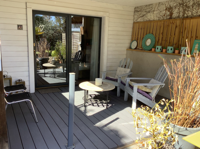Exterior & Views 1