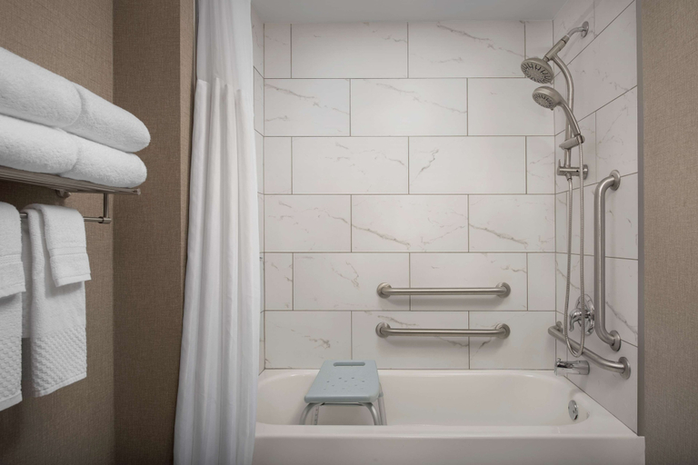 Bathroom 4, Doubletree by Hilton Chattanooga Hamilton Place, Hamilton