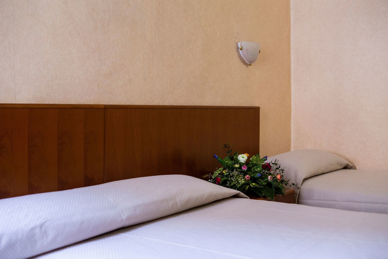 Bedroom 3, Hotel Astor Piacenza, Piacenza