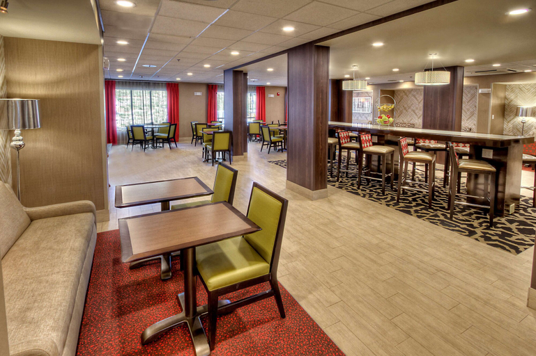 Food & Drinks 5, Hampton Inn Cookeville, Putnam