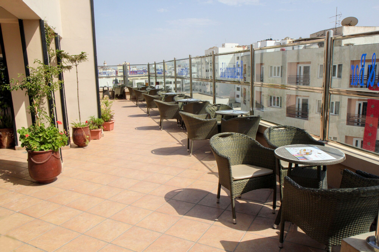 Exterior & Views 17