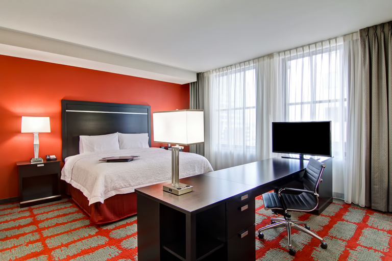 Bedroom 3, Hampton Inn & Suites Cincinnati-Downtown, Cincinnati
