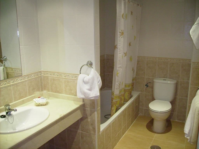Bathroom 3, Hotel Delphos, Cáceres