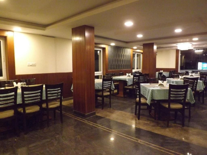 Food & Drinks 4, The Majestic Crown, The Nilgiris