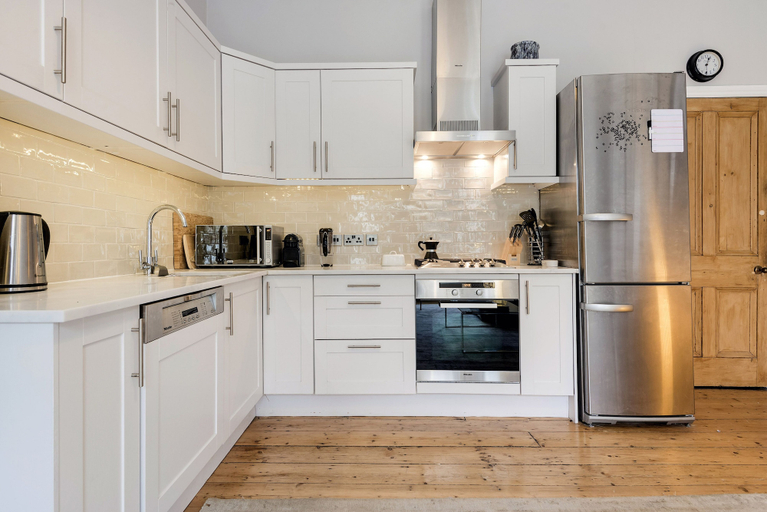 Others 4, Contemporary Clapham Home Near Wandsworth Common, London