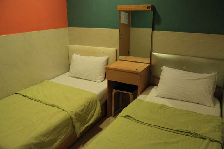 Bedroom 3, Hong Kong Hostel, Hong Kong Island