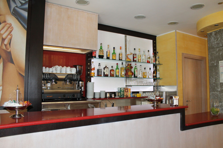 Food & Drinks 5, Hotel Cristal Eboli, Salerno