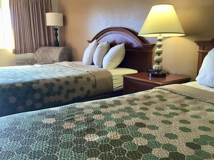 Bedroom 3, SilverStone Lite, Yakima