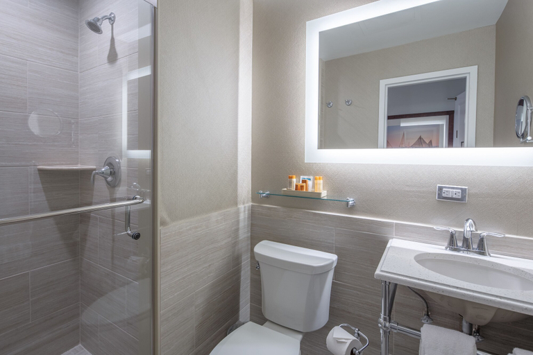 Bathroom 4, The Tidewater Inn, Talbot