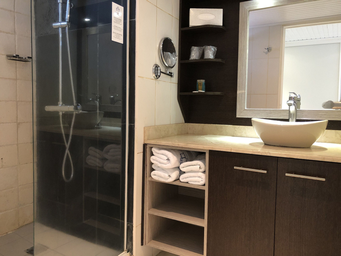 Bathroom 4, Canella Beach Hotel, Le Gosier