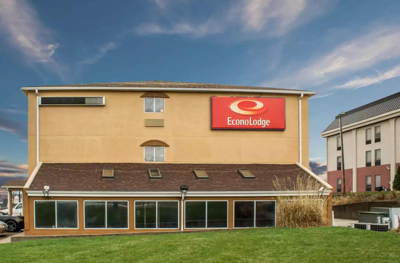 Exterior & Views, Econo Lodge Kent - Akron West, Portage