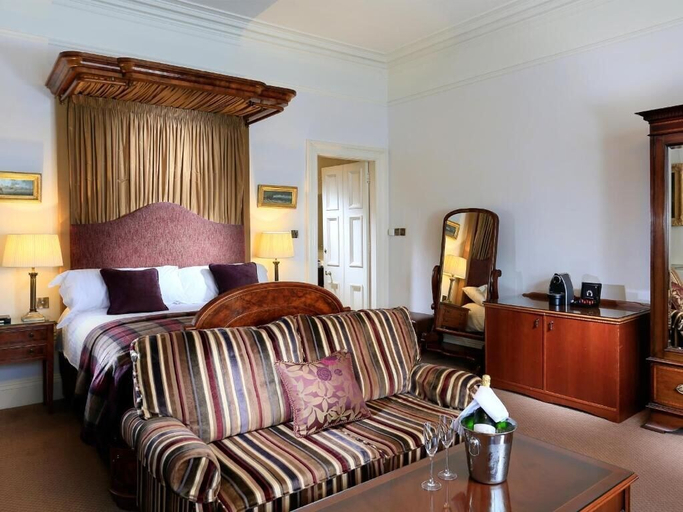 Bedroom 2, Macdonald Norwood Hall Hotel, Aberdeen