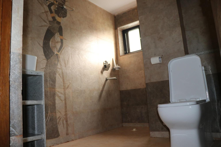 Bathroom 3, Hotel Visitors Inn, Pokhara, Gandaki