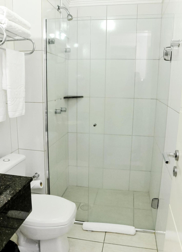 Bathroom 4, Vivendas Hotel, Erechim