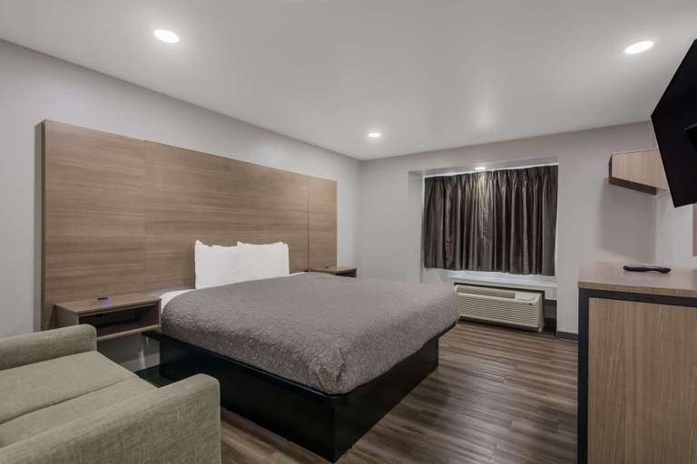 Bedroom 3, Americas Best Value Inn & Suites Lake Charles at I-210 Exit 5, Calcasieu