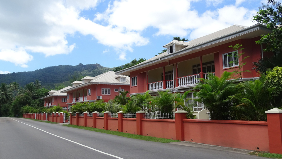 Exterior & Views 2, Reef Holiday Apartments