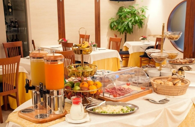 Food & Drinks 5, Hotel Tiempo, Napoli