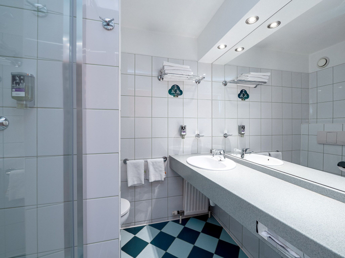Bathroom 5, Mercure Cieszyn, Cieszyn