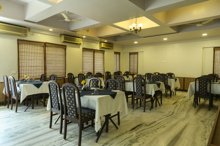 Food & Drinks 5, The Majestic Manor, Nagpur
