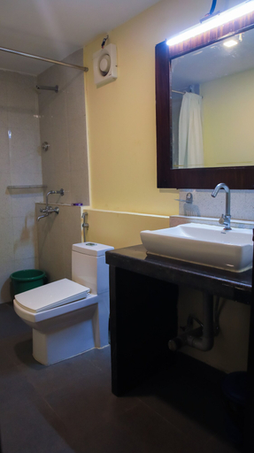 Bathroom 3, Casa De Lamore Sea View Resort, North Goa