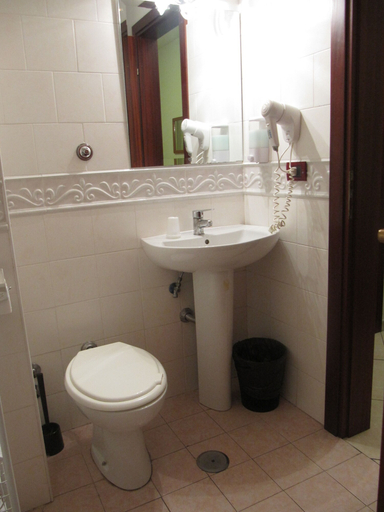 Bathroom 4, Royal Hotel Montevergine, Avellino