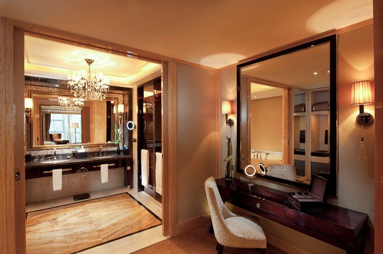 Bedroom 5, Hilton Nanjing, Nanjing
